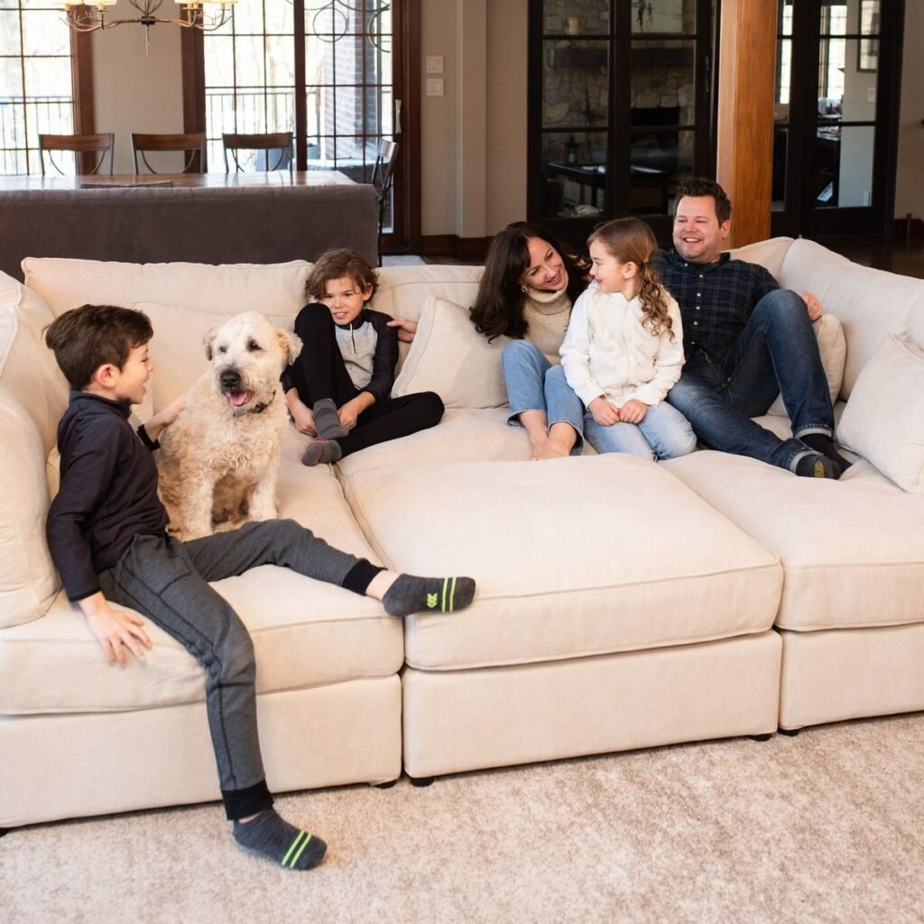 Benefits of professional home cleaning services for families in Dubai.